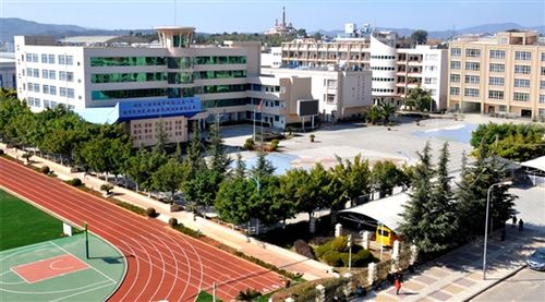 楚雄开发区实验小学校园全景