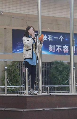 洪晶晶校友发言