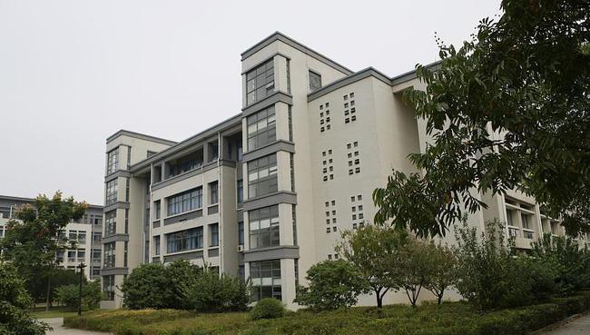 江南大学校名引争议:最好的名称应该是中国轻工业大学