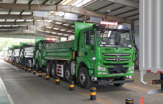 徐工百台国六新型渣土车"持证上岗"!