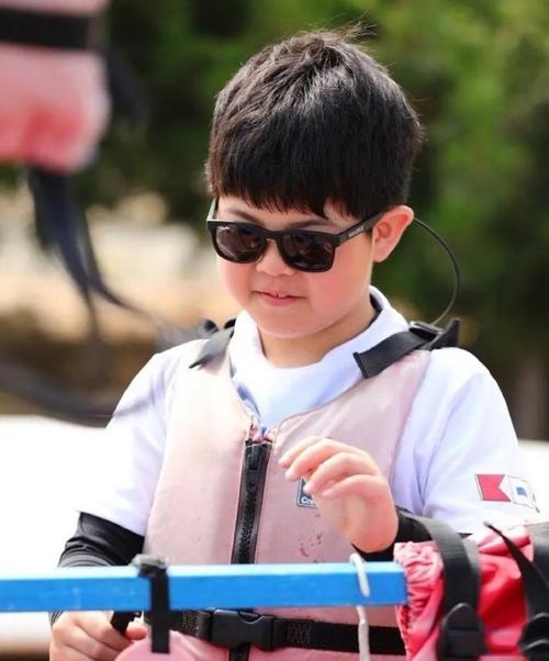 东北宋仲基胖了也超可爱!安吉小鱼儿近照曝光,胡可沙溢伙食不错