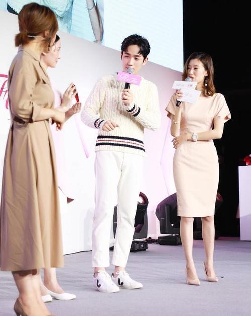 朱一龙执着自己身高矮,喜欢踮脚,喜欢跟人比高