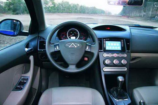 奇瑞a3三厢内饰