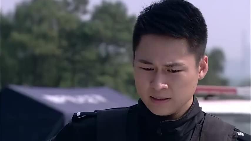 特警力量队长和前妻对话队友不合时宜的大喊真的是夫妻啊