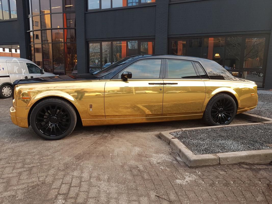 土豪金的劳斯莱斯phantom,外观真是闪亮