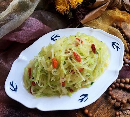 清炒萝卜丝,家常小菜,爽口极了