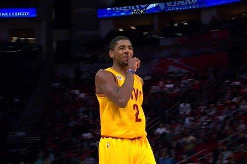 欧文晃倒奈特时嘘声的高清图片