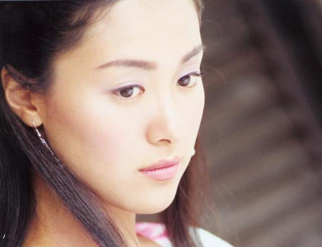 告诉你沈傲君年轻时有多美看这颜值这身材简直是人间极品