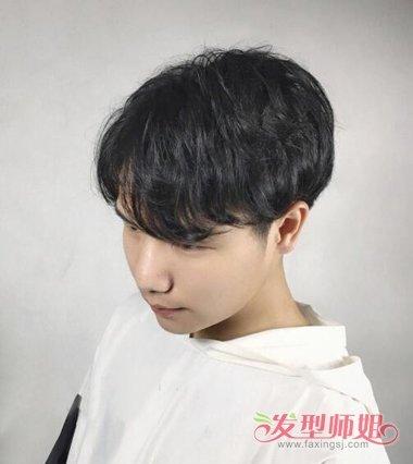 男生发型 男生短发 >> 男生黑色头发能做的发型 何必用染发凸显花哨(2