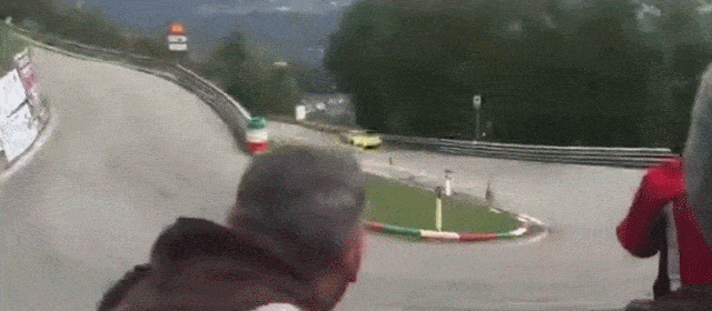 「搞笑gif动图」这招很棒,男生做饭也不怕被油溅到手了