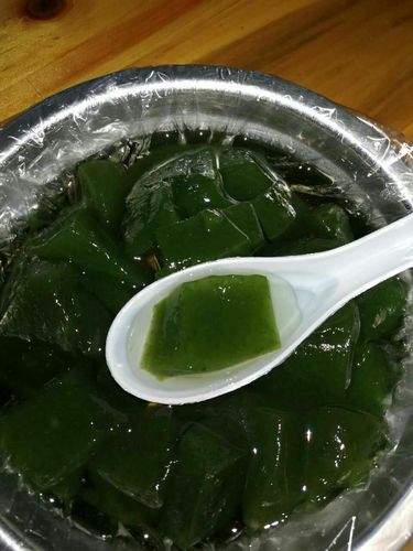 健美食出——正宗高州绿凉粉草