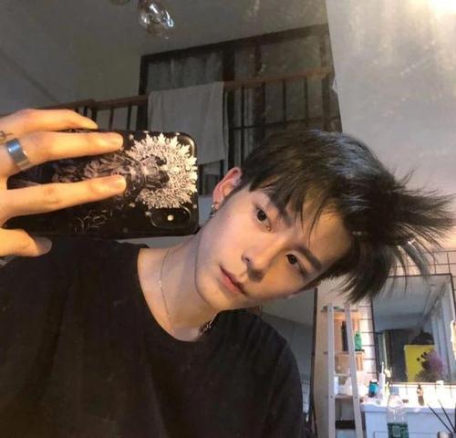 让女生心动的帅气男生头像