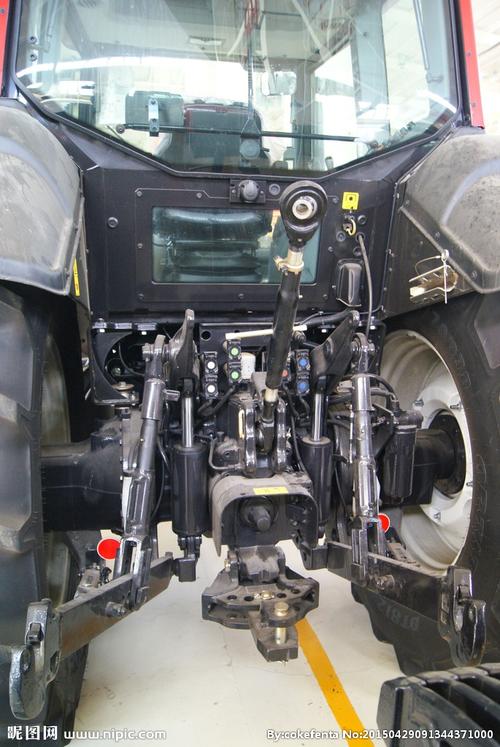 拖拉机液压后悬挂装置图片