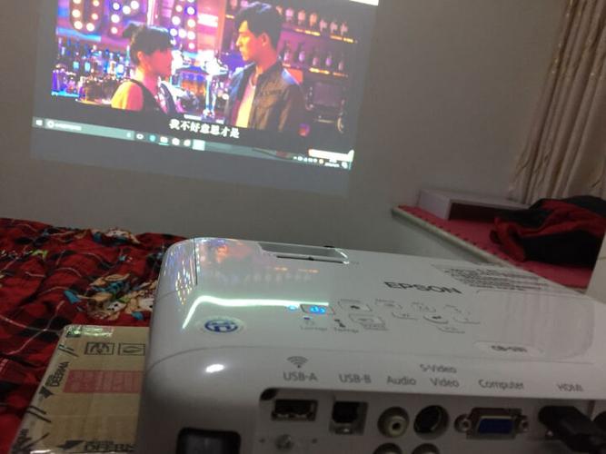爱普生(epson)cb-s31 办公 投影机 投影仪(svga分辨率 3200流明 hdmi)