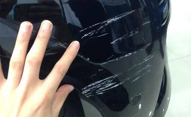 教你一招,这些车身划痕自己都可以修补_爱丽_实测_进行