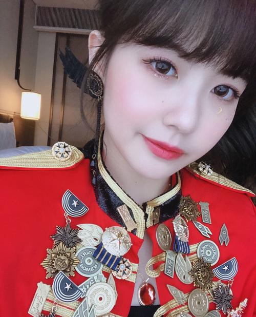 赖美云单马尾后台甜美自拍照图片16