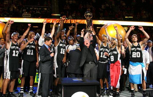 图文-马刺横扫骑士获得总冠军 马刺夺得总冠军