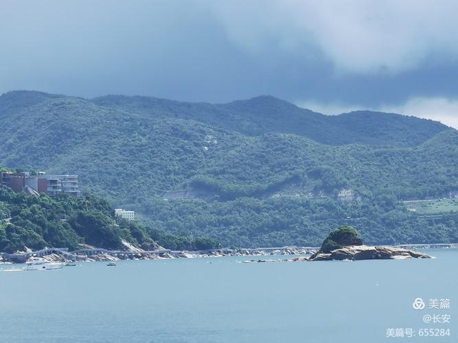 可见远处的梅沙湾洲仔岛
