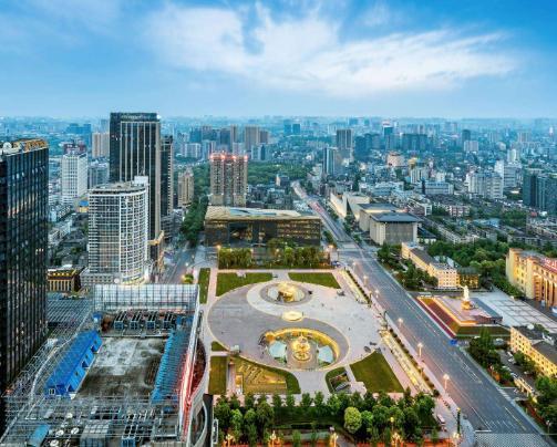 中国最大的下沉式广场,周围全是热门景点,被称为"四川