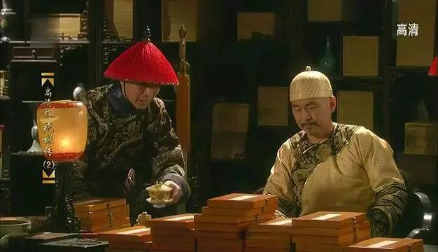 我们经常在影视剧中看到皇上深夜批奏折的情景 就像这样