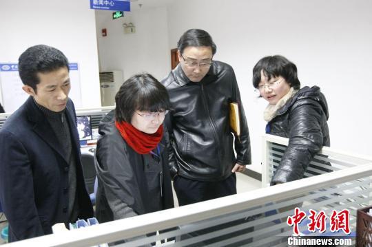 重庆市委宣传部副部长周波到中新社重庆分社调研