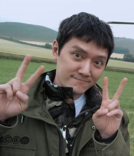 尽管如此,冯绍峰坦然展露42岁的真实年龄状态和颜值也受到网友认可,不