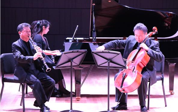 浙江音乐学院管弦系举办旅美单簧管演奏家白铁音乐会大师班