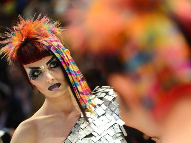 德国国际美发大赛 另类发型千奇百怪展示时尚(组图)