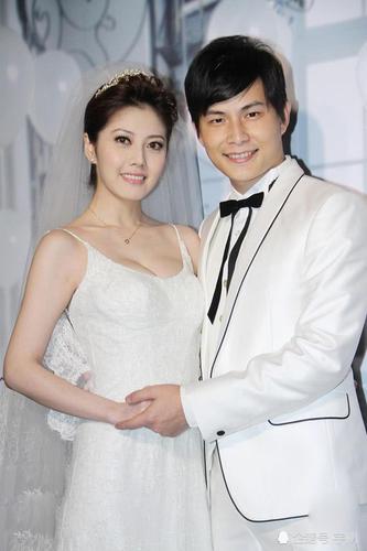 记得《再见意难忘》里的珊妮吗?39岁近照曝光,原来嫁给了他!