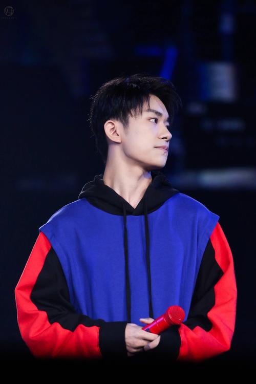 易烊千玺 #tfboys 0921王俊凯十九岁生日会 高清 帅气