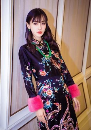 组图:angelababy穿旗袍美翻了 网友:肚子呢?