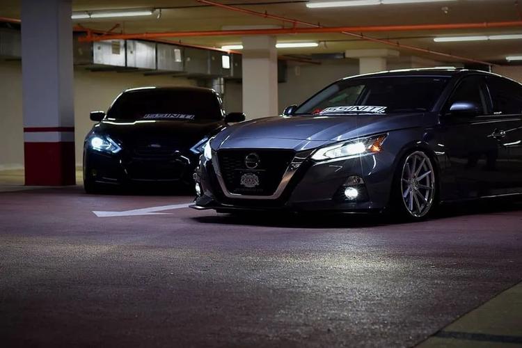 更车室移动大沙发日产天籁怎么改这里有十个改装案例