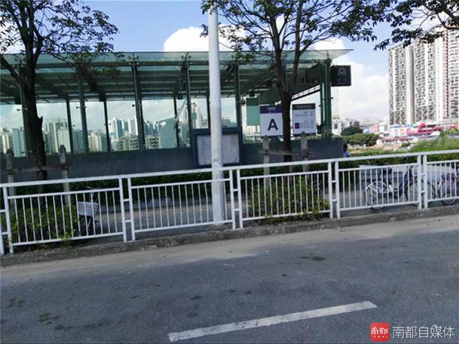 百鸽笼地铁站4个出口都是死路,被附近楼盘划为私家地铁?