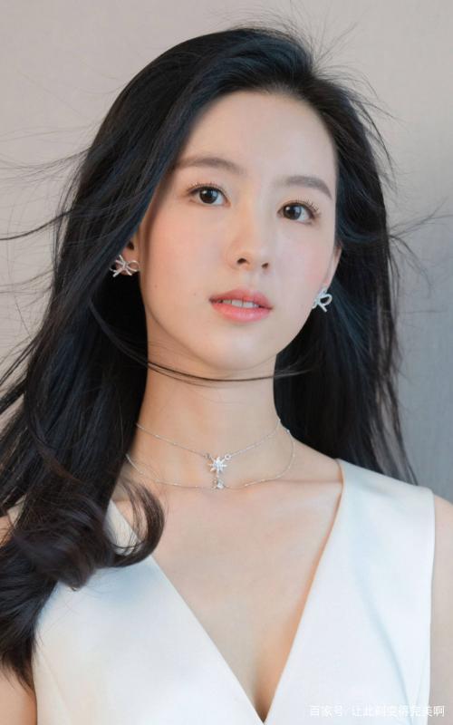 陈都灵高清壁纸:清新脱俗,惹人怜爱