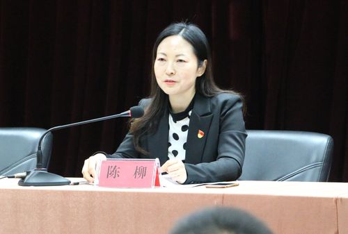 市交通运输局党组成员 副局长陈柳 为执法局党员干部上专题党课