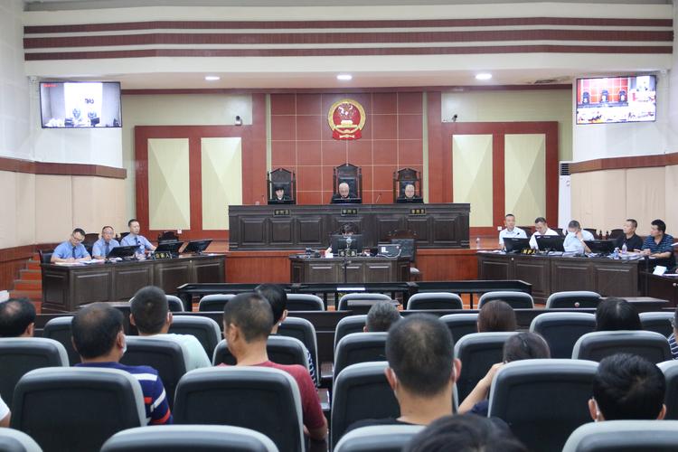 四川省筠连县法院开庭审理一起污染环境案