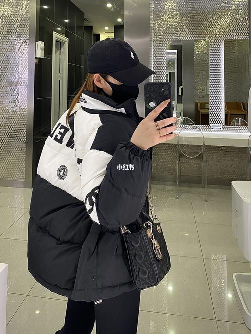2020ss冬7615款 | 香奈儿黑白双拼色羽绒服_羽绒服_拼色_冬天去哪