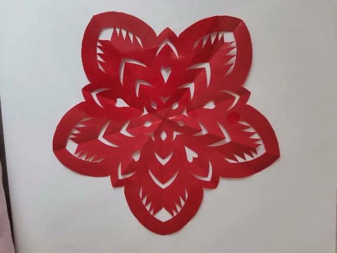 云上名师 | 和非遗传人学剪窗花———"春天里美丽的花"