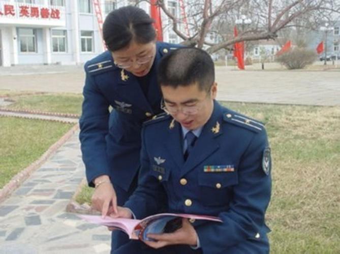 为什么女军(士)官一般都选择嫁给男军人