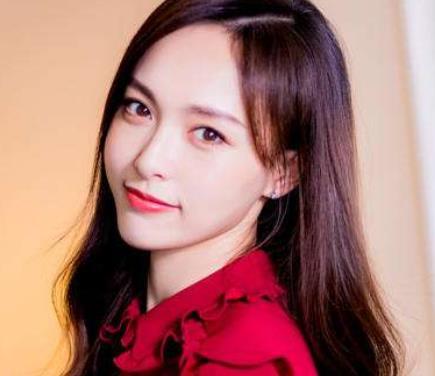 十大人气女明星排行赵丽颖是一位人气与实力兼具的演员