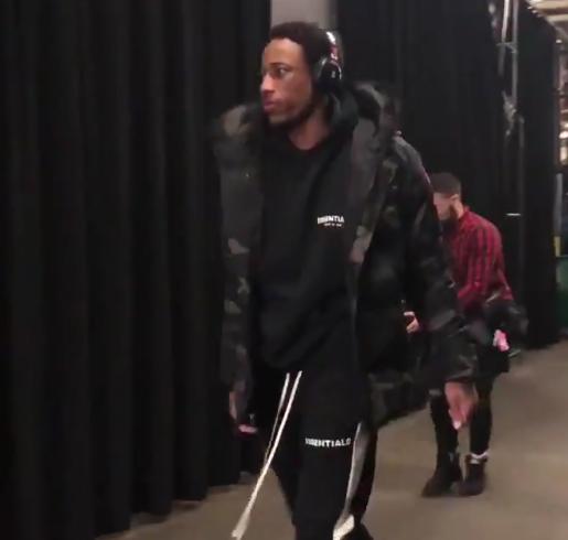 重返多伦多!德罗赞抵达客场球馆