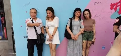 自助餐前 先和我们《朝朝早 精神好》的 美女主持 余泳欣,陈嘉慧 我们