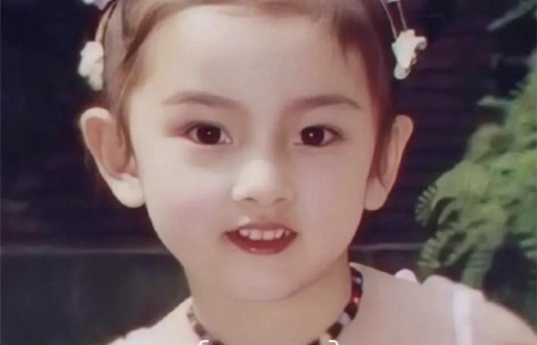 关晓彤 从小就是一口京腔的北京大妞.
