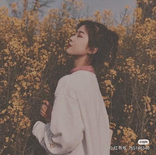 在小红书搜索"女生头像"就