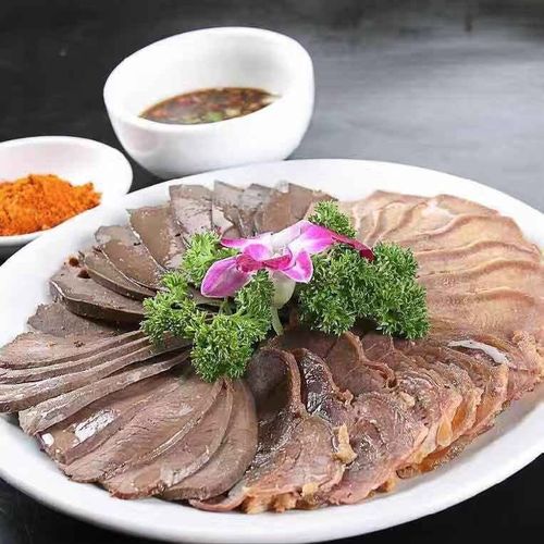 快和亲戚朋友们一起来驴肉香酒楼享受美味,品尝特色!