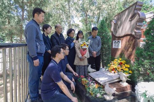 今天,缅怀烈士_许杏虎