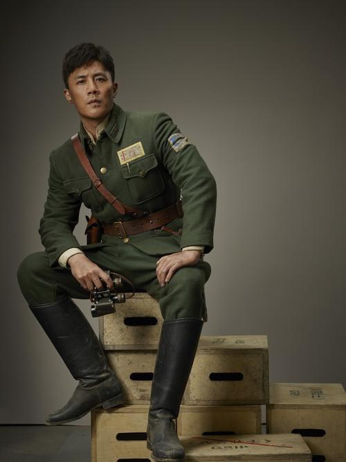 《八佰》曝光杜淳定妆照 亦刚亦柔尽显儒将风采