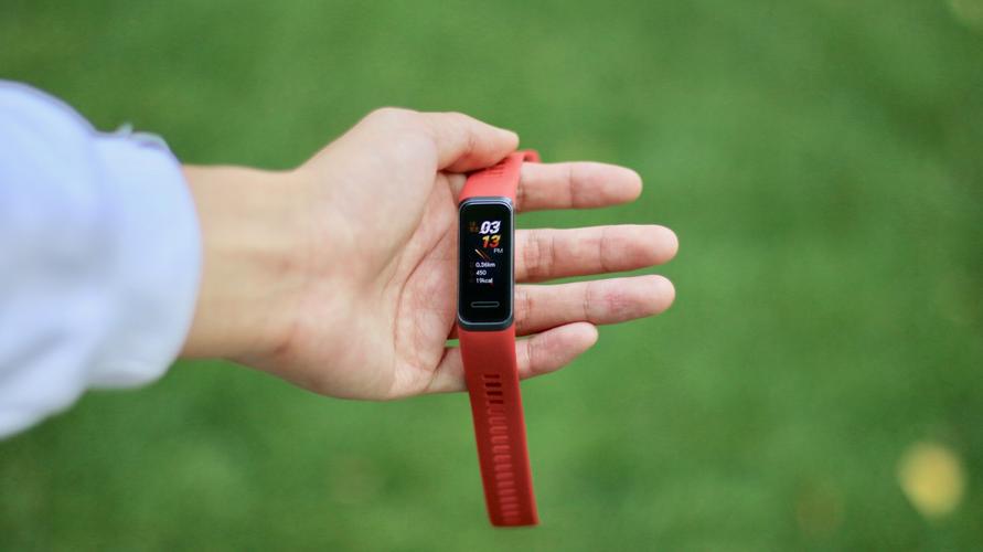 华为手环4评测:usb充电 全天候健康监测,你的腕上健康