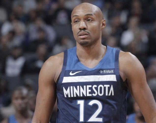 同时shams报道,篮网队已经开始出手,签下锋线球员cj-威廉姆斯.