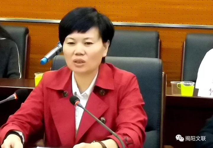 市委宣传部副部长王群青出席会议并讲话.